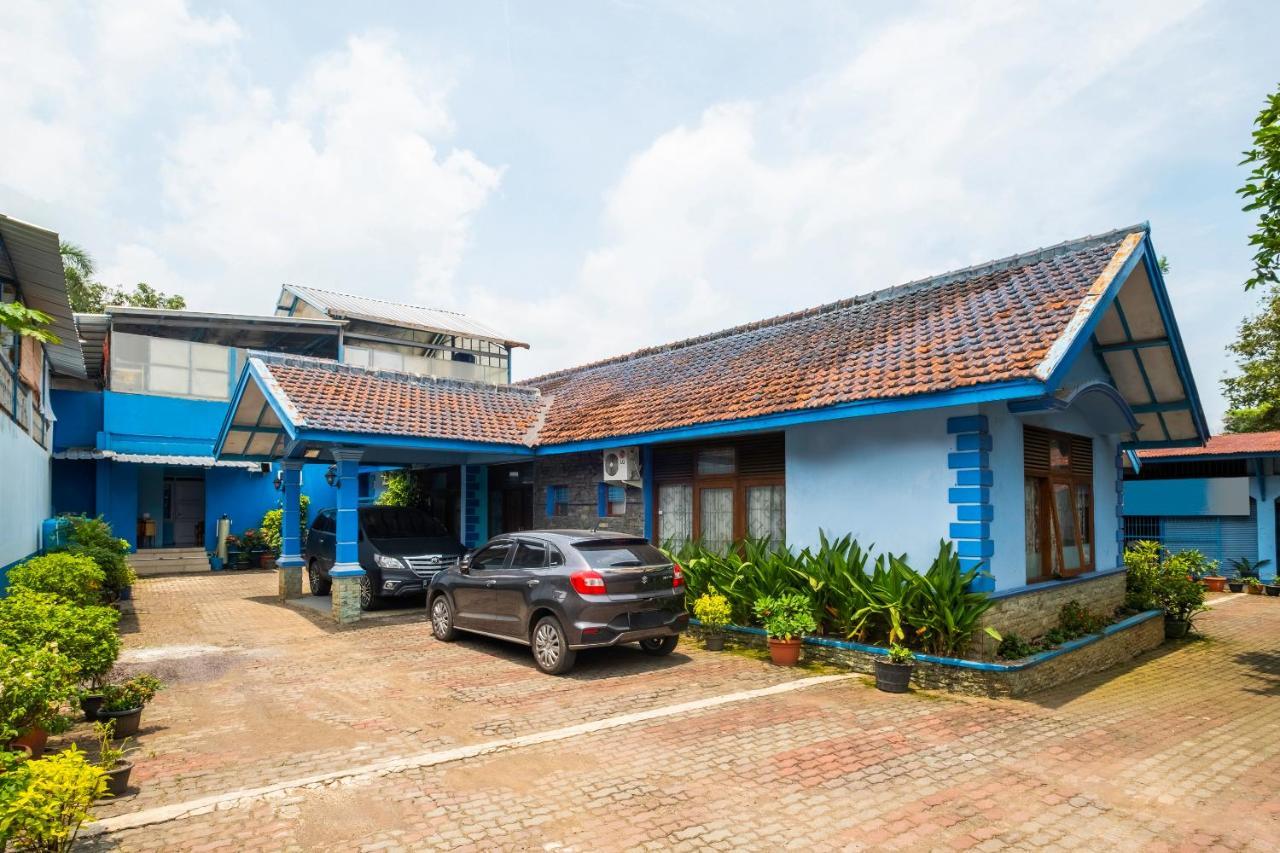 Отель Reddoorz Syariah At Jl Pangeran Hidayatullah Чианджур Экстерьер фото